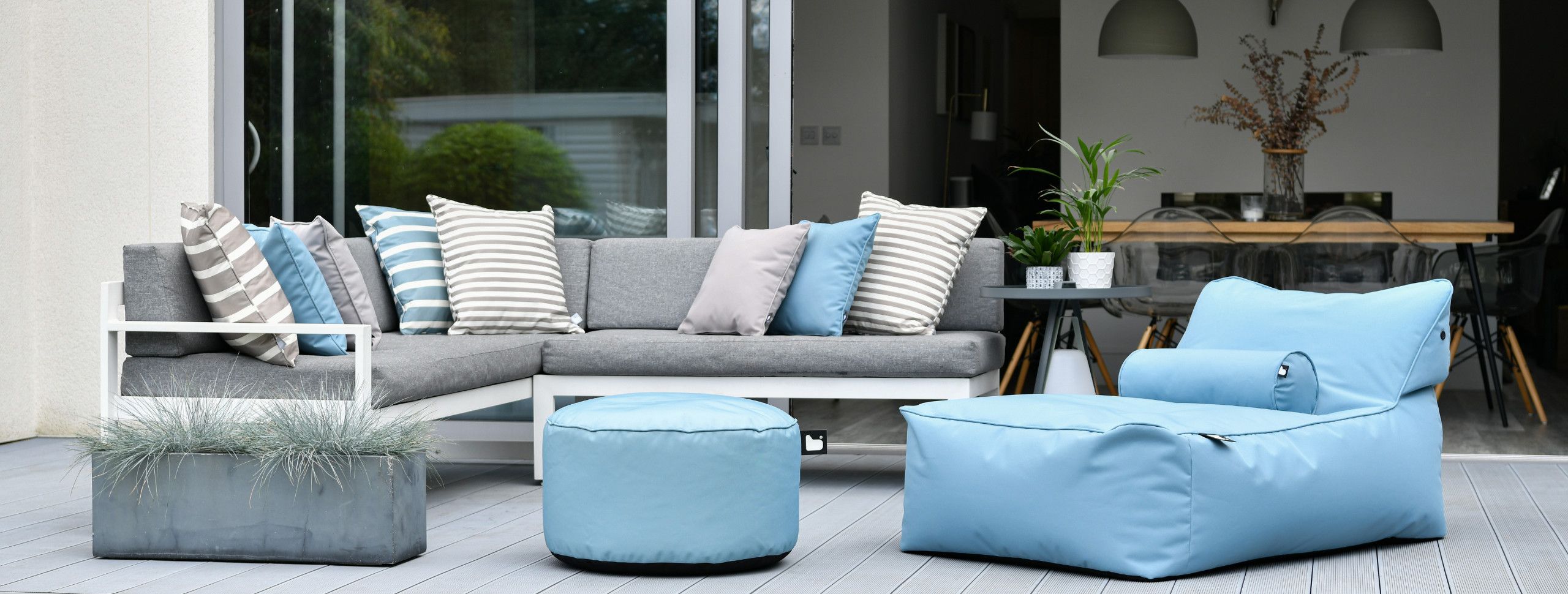 Extreme Lounging outdoor